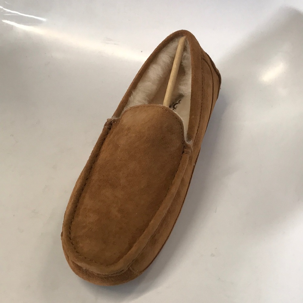UGG MEN ASCOT CHESTNUT SIZE 8